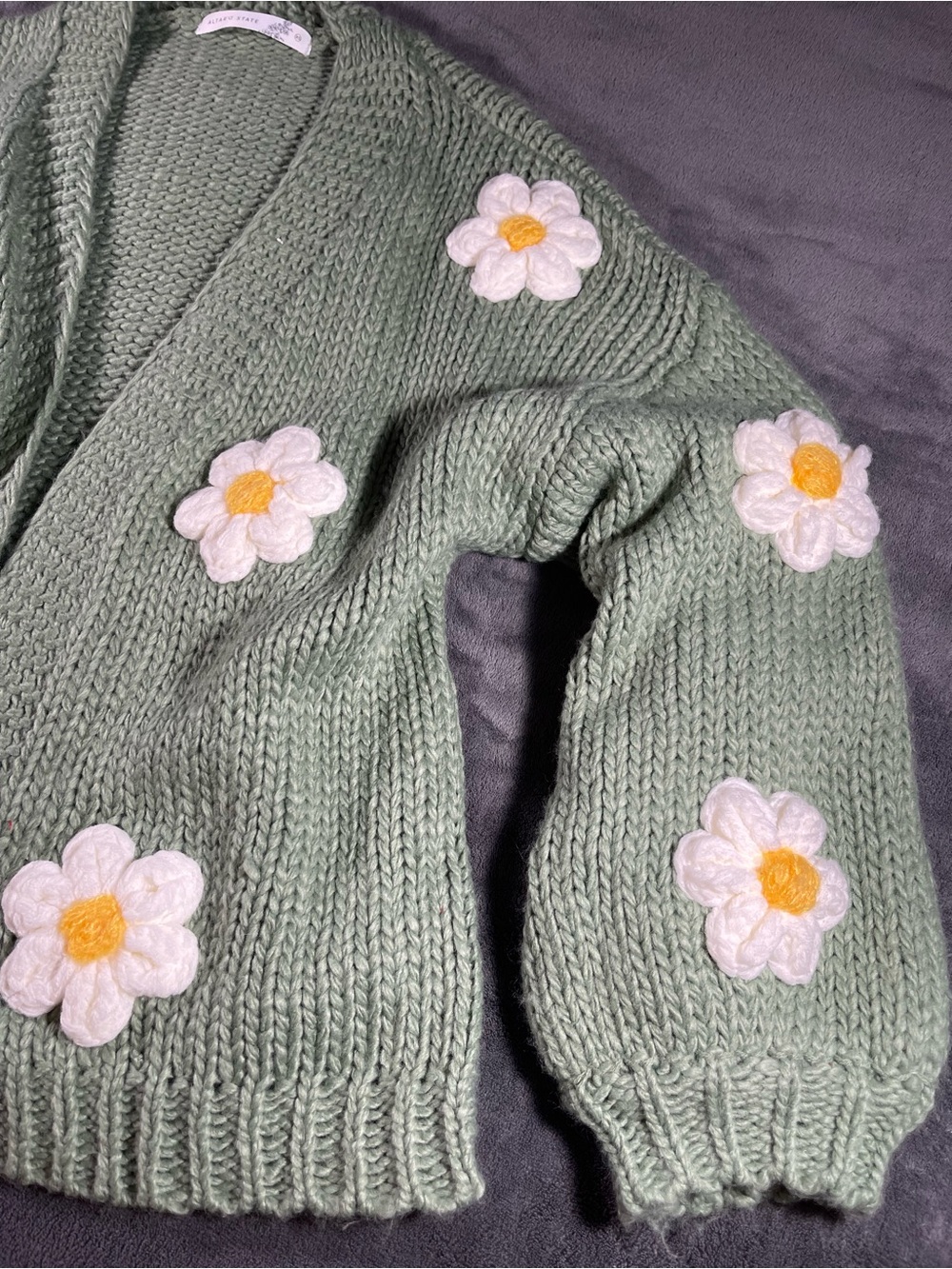 Altar’d State Chunky Knit Sage Green Daisy Appliqué Cardigan - Womens XS - Picture 4 of 6